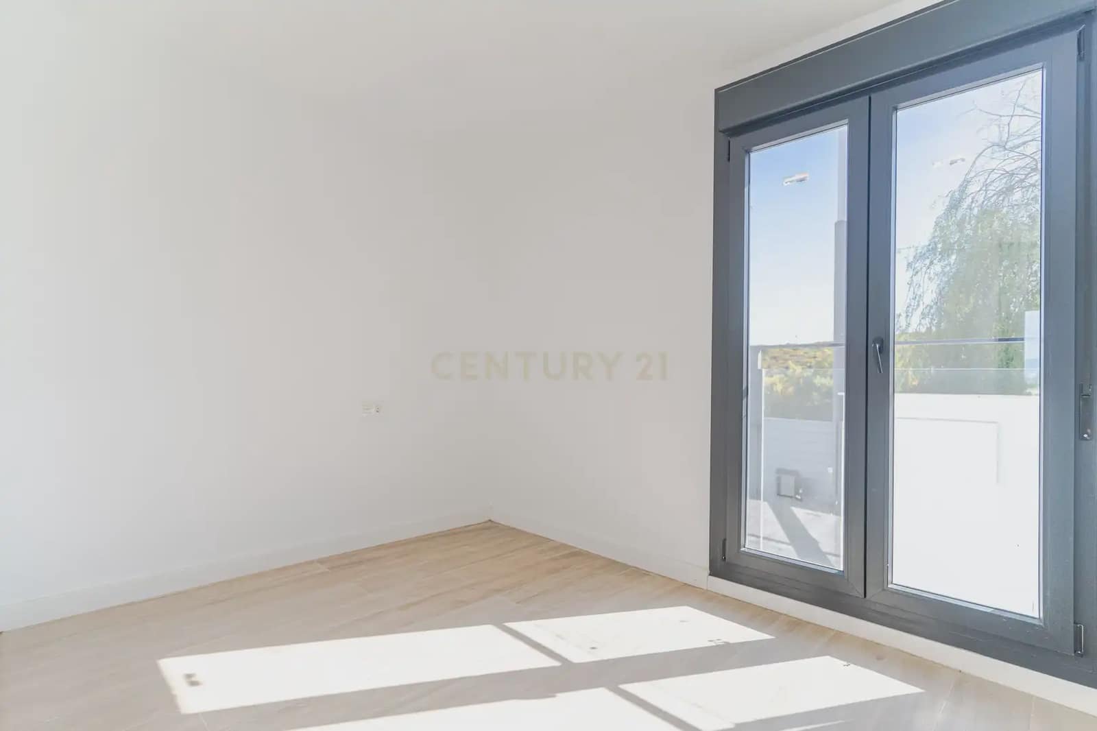 3 soveværelse Semi-Rækkehus til salg i Manilva - € 339.000 (Ref: 9707963)