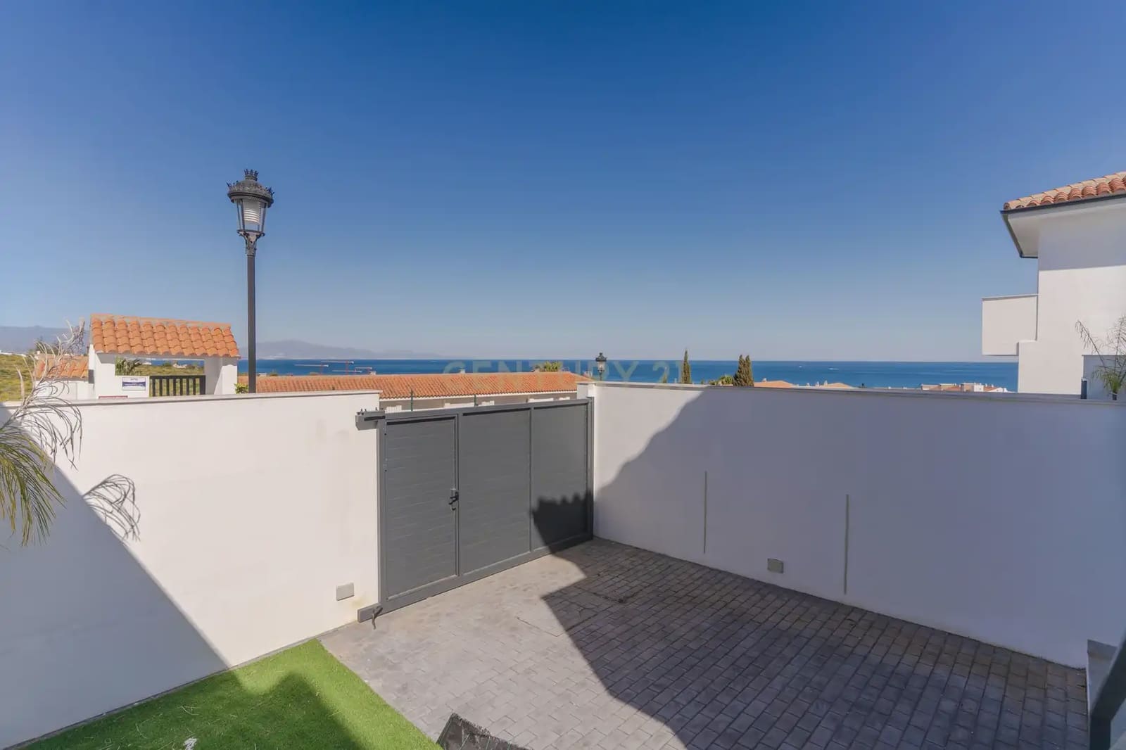 3 soveværelse Semi-Rækkehus til salg i Manilva - € 339.000 (Ref: 9707963)