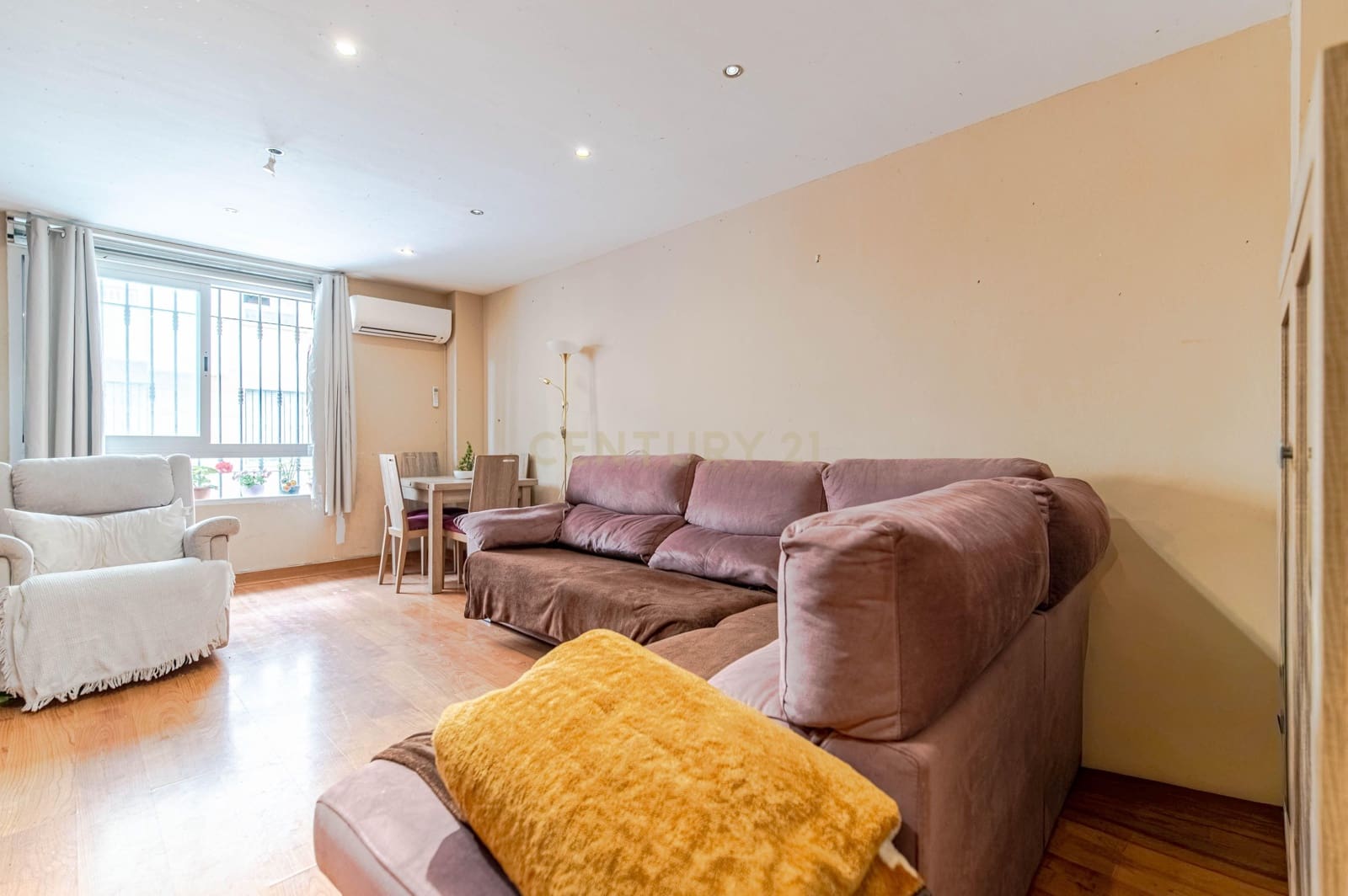 Apartamento de 3 habitaciones en Motril en venta con garaje - 109.900 € (Ref: 9707964)