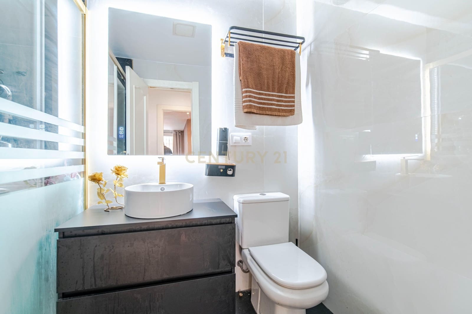 Apartamento de 3 habitaciones en Motril en venta con garaje - 109.900 € (Ref: 9707964)