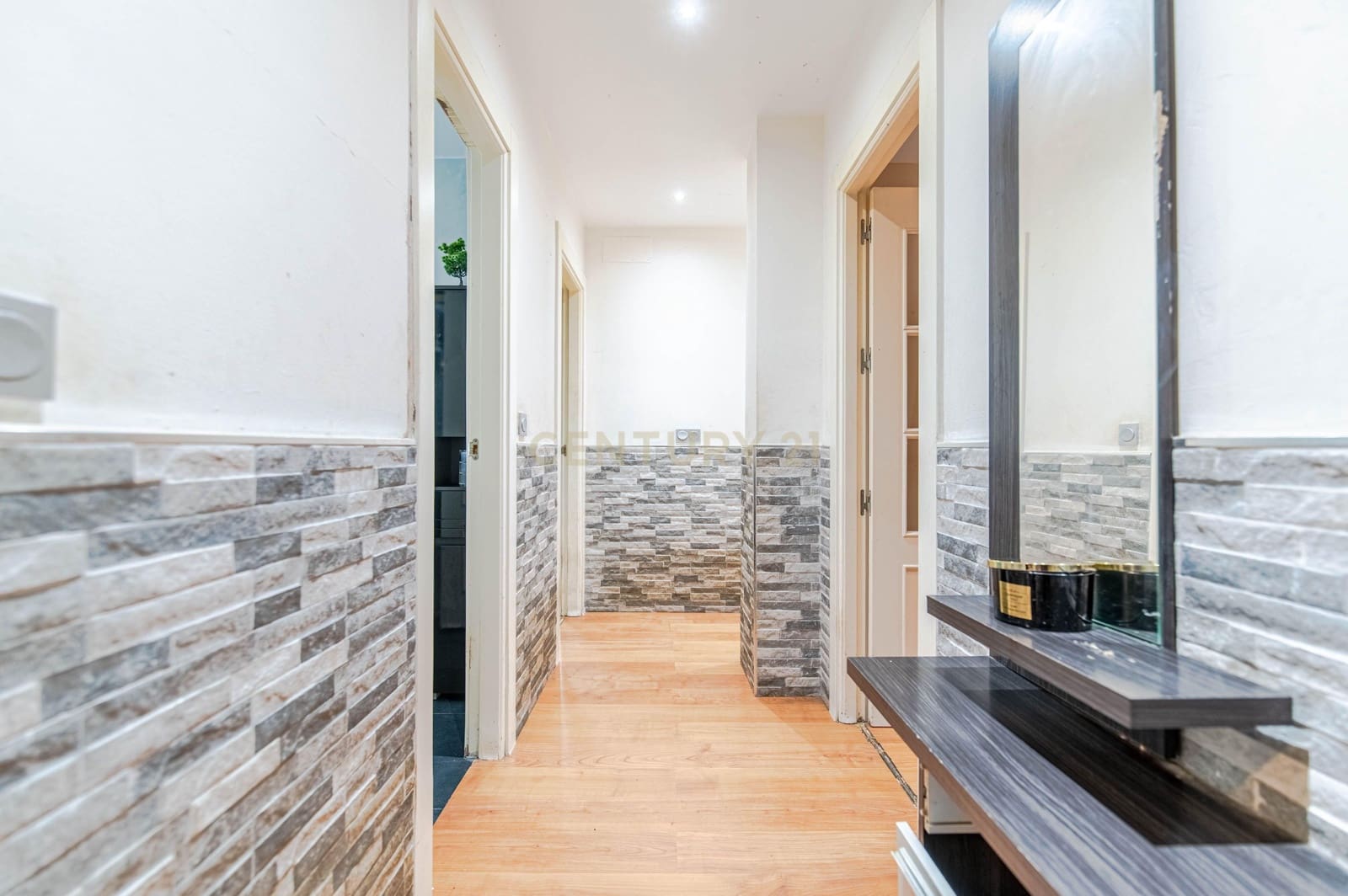 Apartamento de 3 habitaciones en Motril en venta con garaje - 109.900 € (Ref: 9707964)