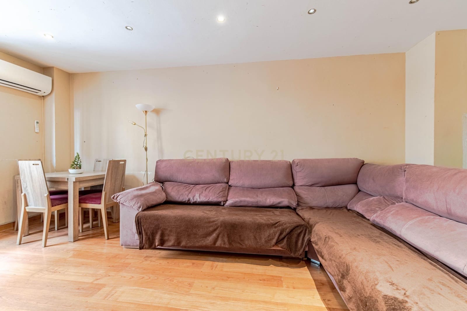 Apartamento de 3 habitaciones en Motril en venta con garaje - 109.900 € (Ref: 9707964)