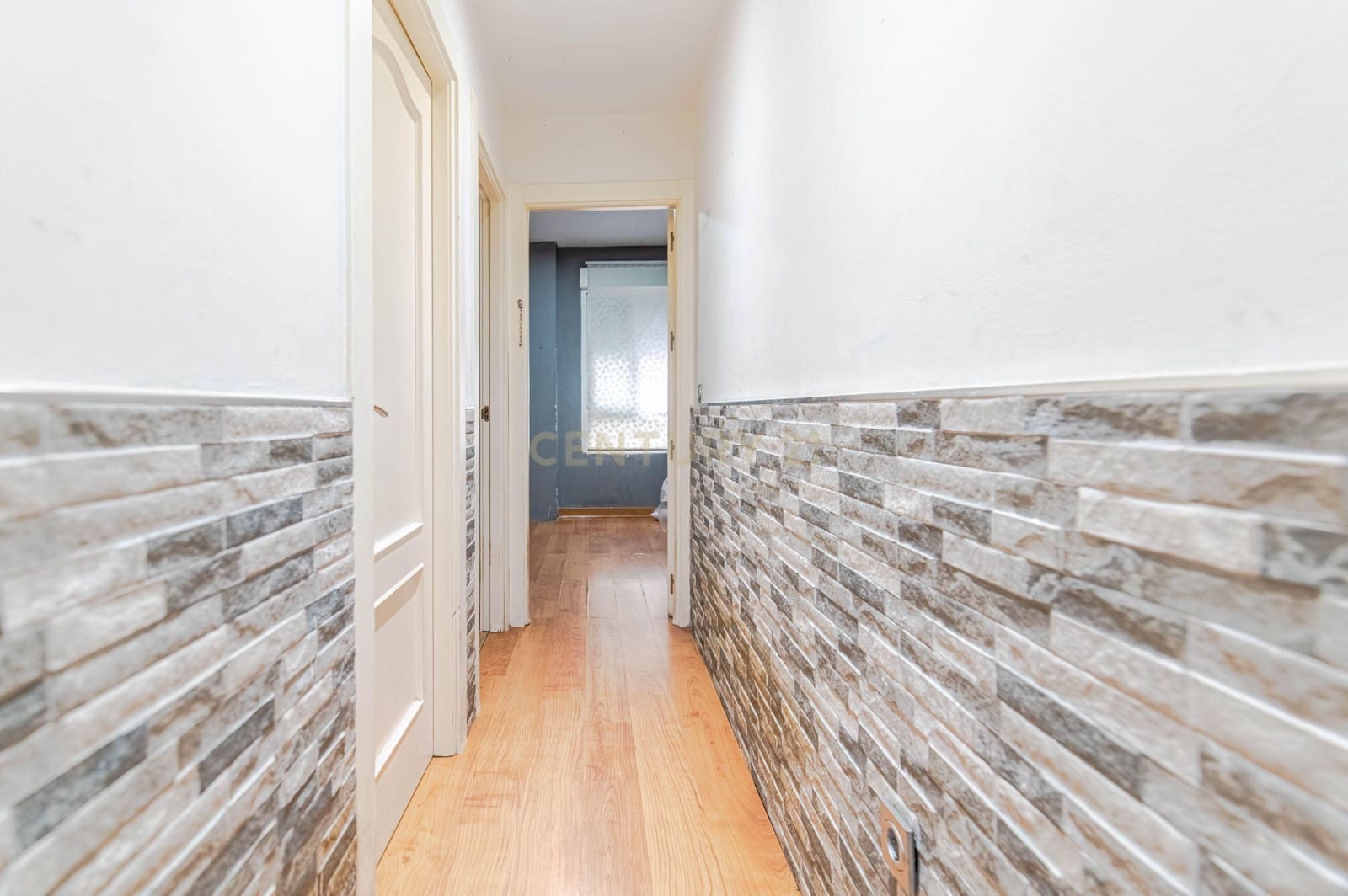 Apartamento de 3 habitaciones en Motril en venta con garaje - 109.900 € (Ref: 9707964)