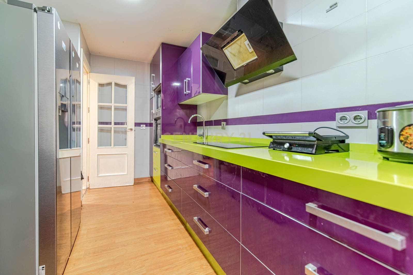 Apartamento de 3 habitaciones en Motril en venta con garaje - 109.900 € (Ref: 9707964)