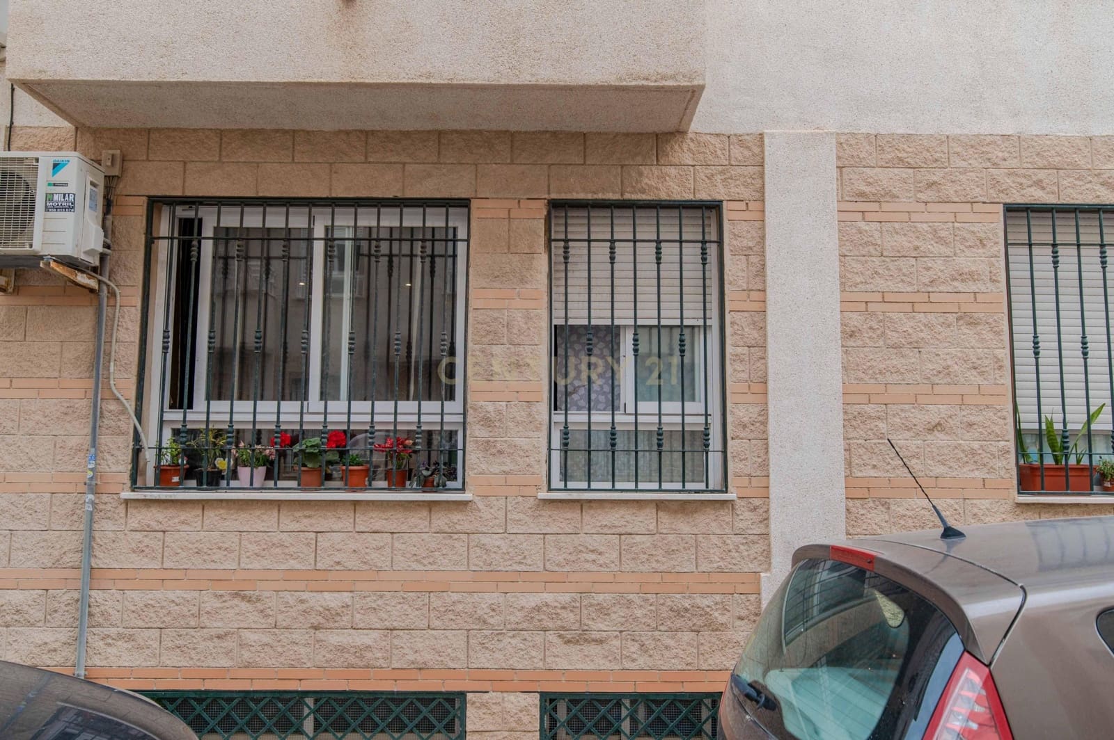 Apartamento de 3 habitaciones en Motril en venta con garaje - 109.900 € (Ref: 9707964)