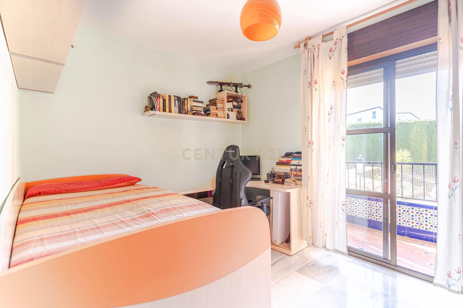 3 Zimmer Apartment zu verkaufen in La Zubia mit Pool - 190.000 € (Ref: 9707965)