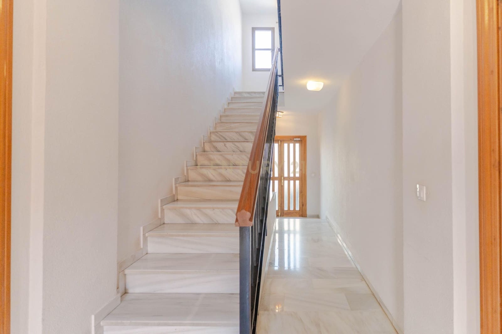 3 Zimmer Apartment zu verkaufen in La Zubia mit Pool - 190.000 € (Ref: 9707965)