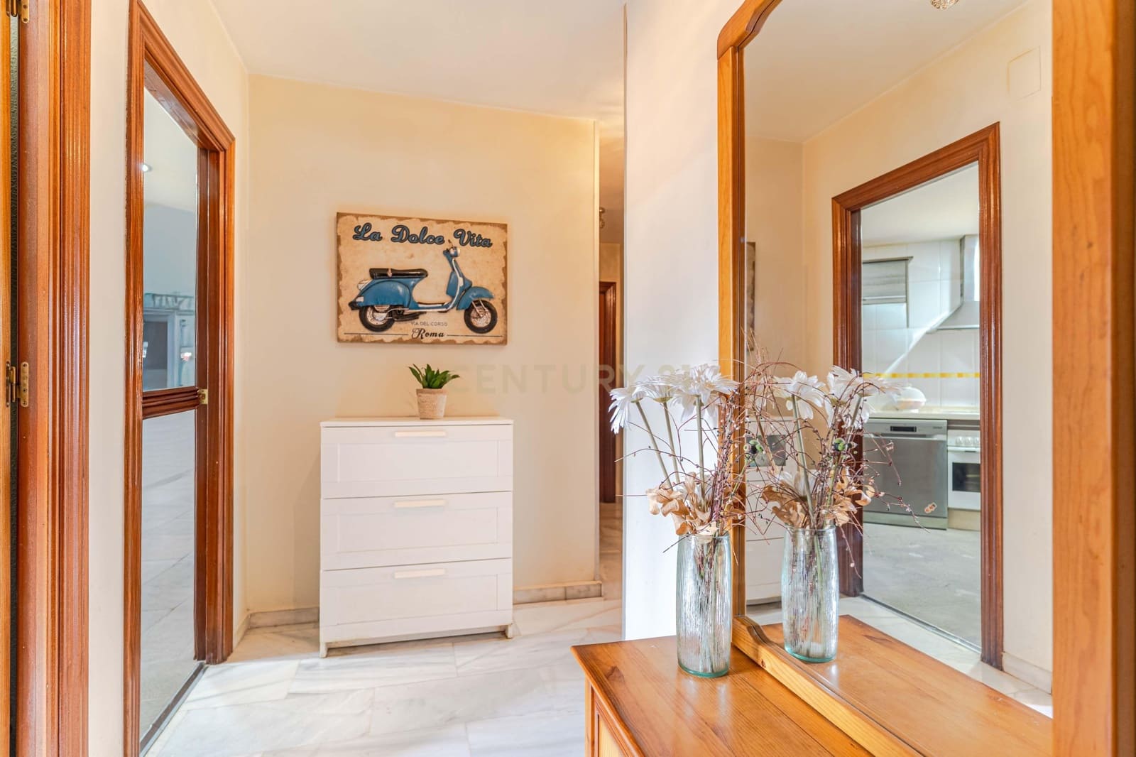 3 Zimmer Apartment zu verkaufen in La Zubia mit Pool - 190.000 € (Ref: 9707965)