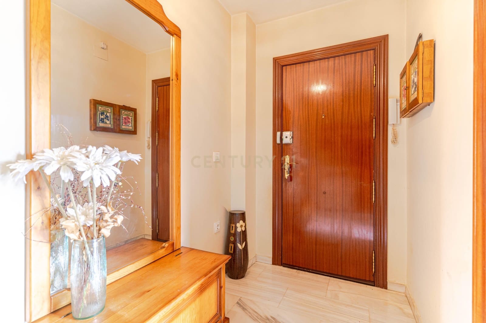 3 Zimmer Apartment zu verkaufen in La Zubia mit Pool - 190.000 € (Ref: 9707965)