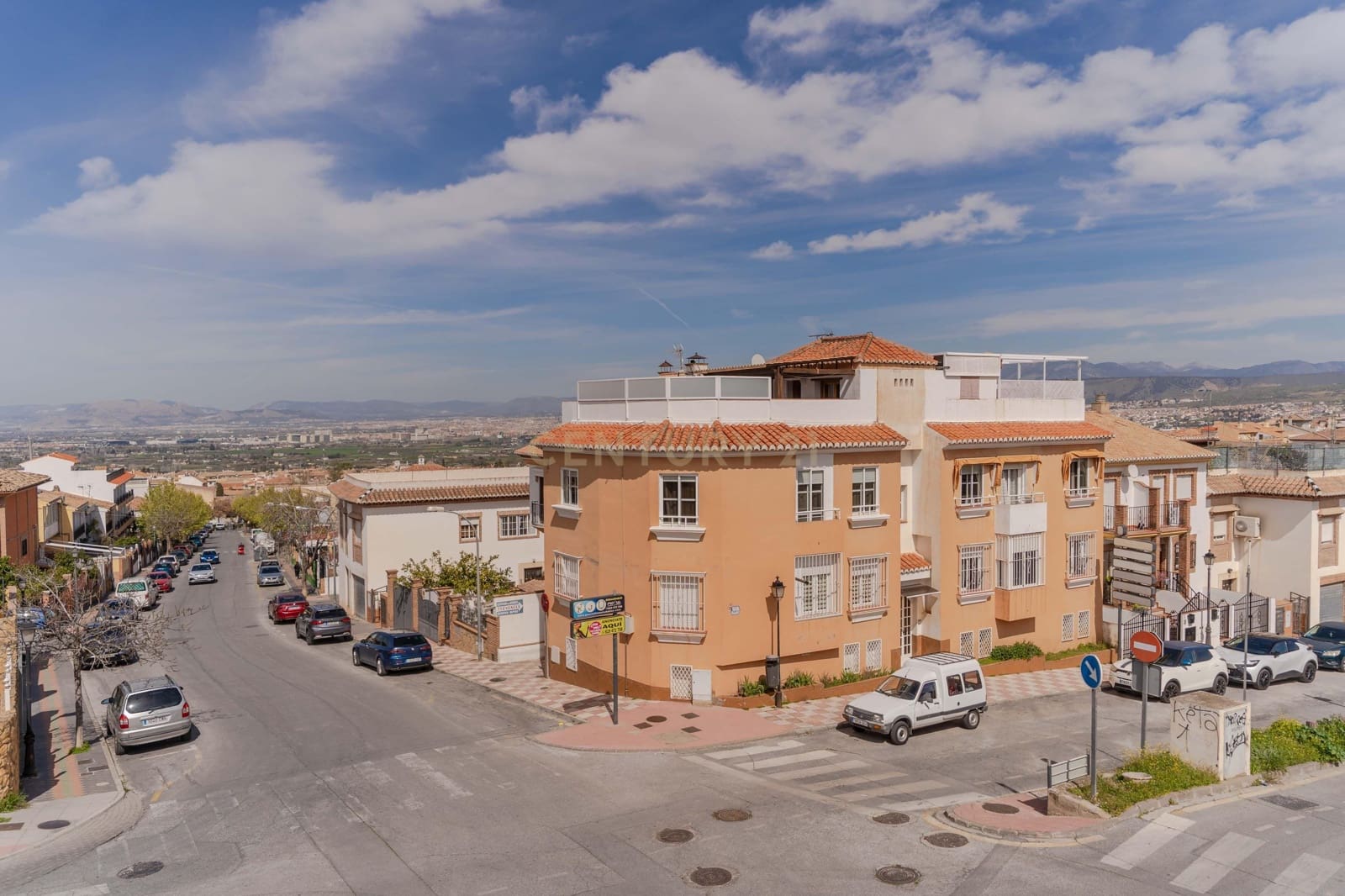 3 Zimmer Apartment zu verkaufen in La Zubia mit Pool - 190.000 € (Ref: 9707965)