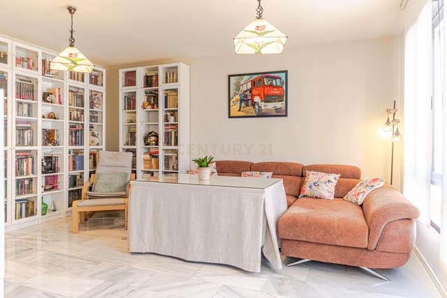 3 sypialnia Apartament na sprzedaż w La Zubia z basenem - 190 000 € (Ref: 9707965)