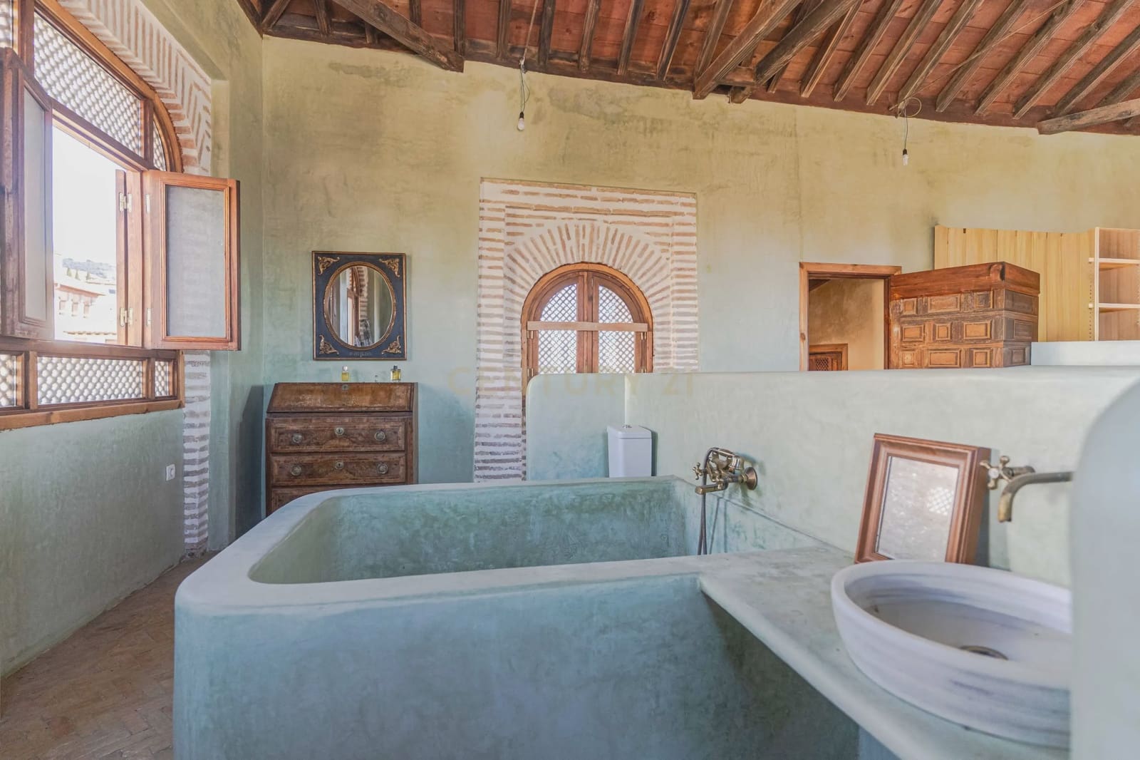 12 soveværelse Hotel til salg i Granada by - € 4.250.000 (Ref: 9714203)