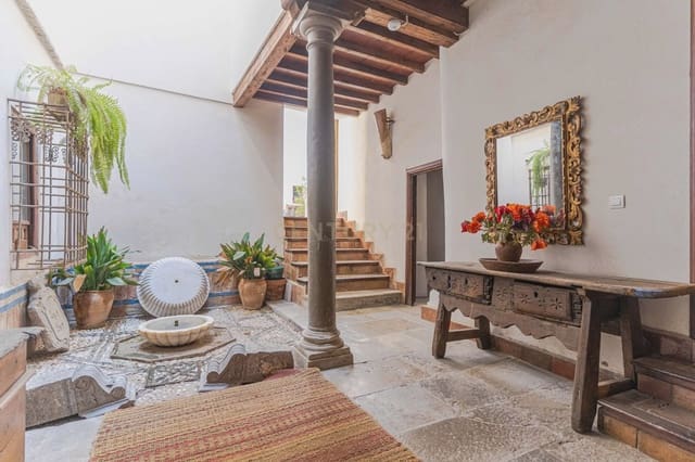 12 soveværelse Hotel til salg i Albaicin, Granada by - € 4.250.000 (Ref: 9714203)