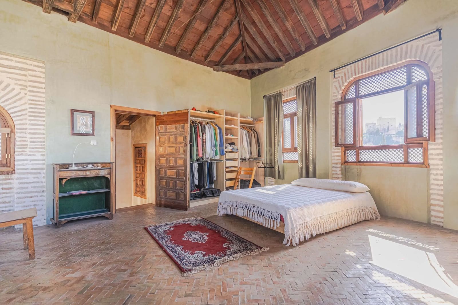 12 soveværelse Hotel til salg i Granada by - € 4.250.000 (Ref: 9714203)