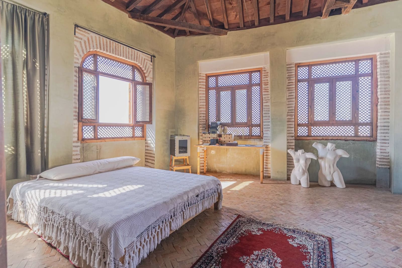 12 soveværelse Hotel til salg i Granada by - € 4.250.000 (Ref: 9714203)