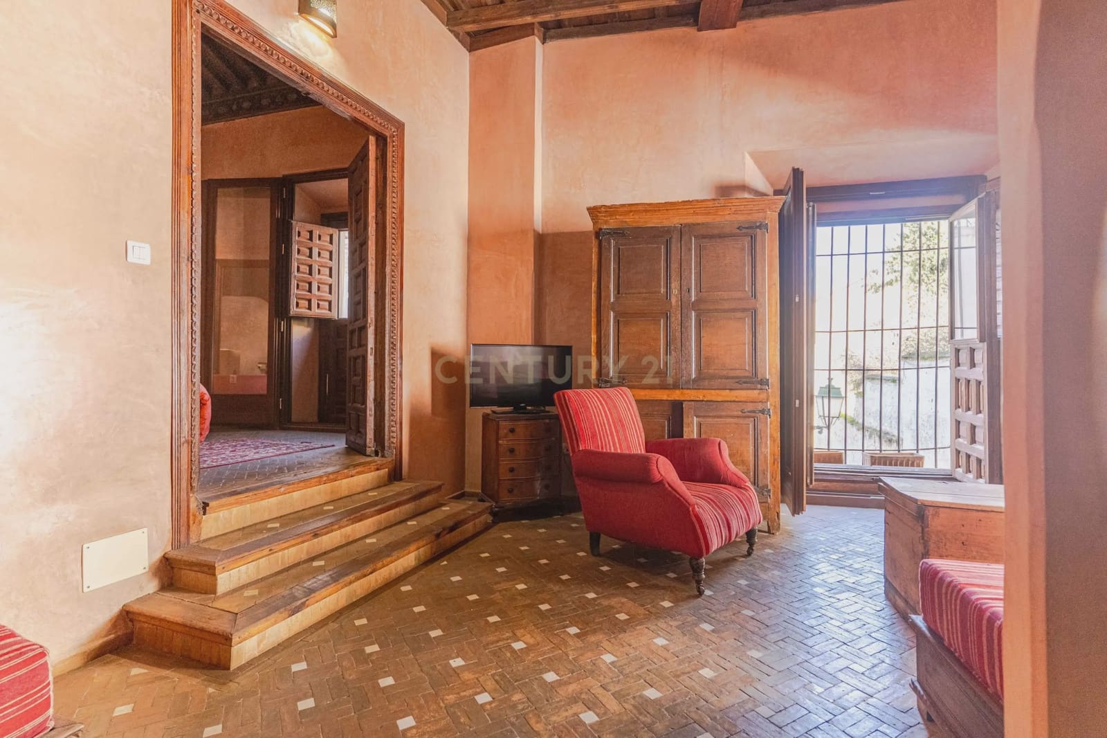 12 soveværelse Hotel til salg i Granada by - € 4.250.000 (Ref: 9714203)