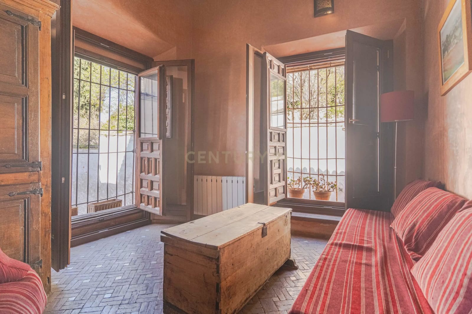 12 soveværelse Hotel til salg i Granada by - € 4.250.000 (Ref: 9714203)