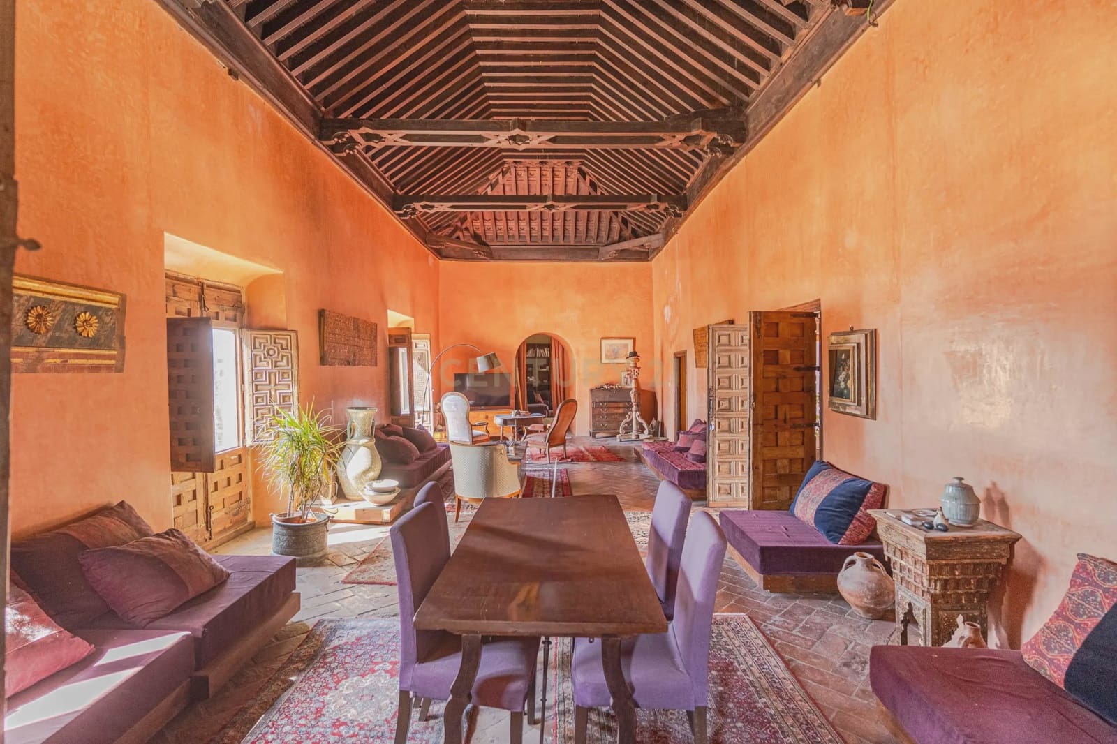 12 soveværelse Hotel til salg i Granada by - € 4.250.000 (Ref: 9714203)