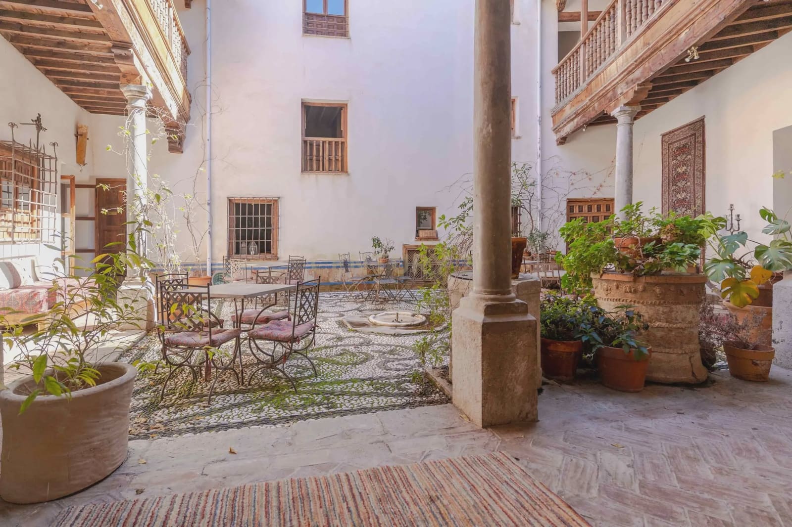 12 soveværelse Hotel til salg i Granada by - € 4.250.000 (Ref: 9714203)