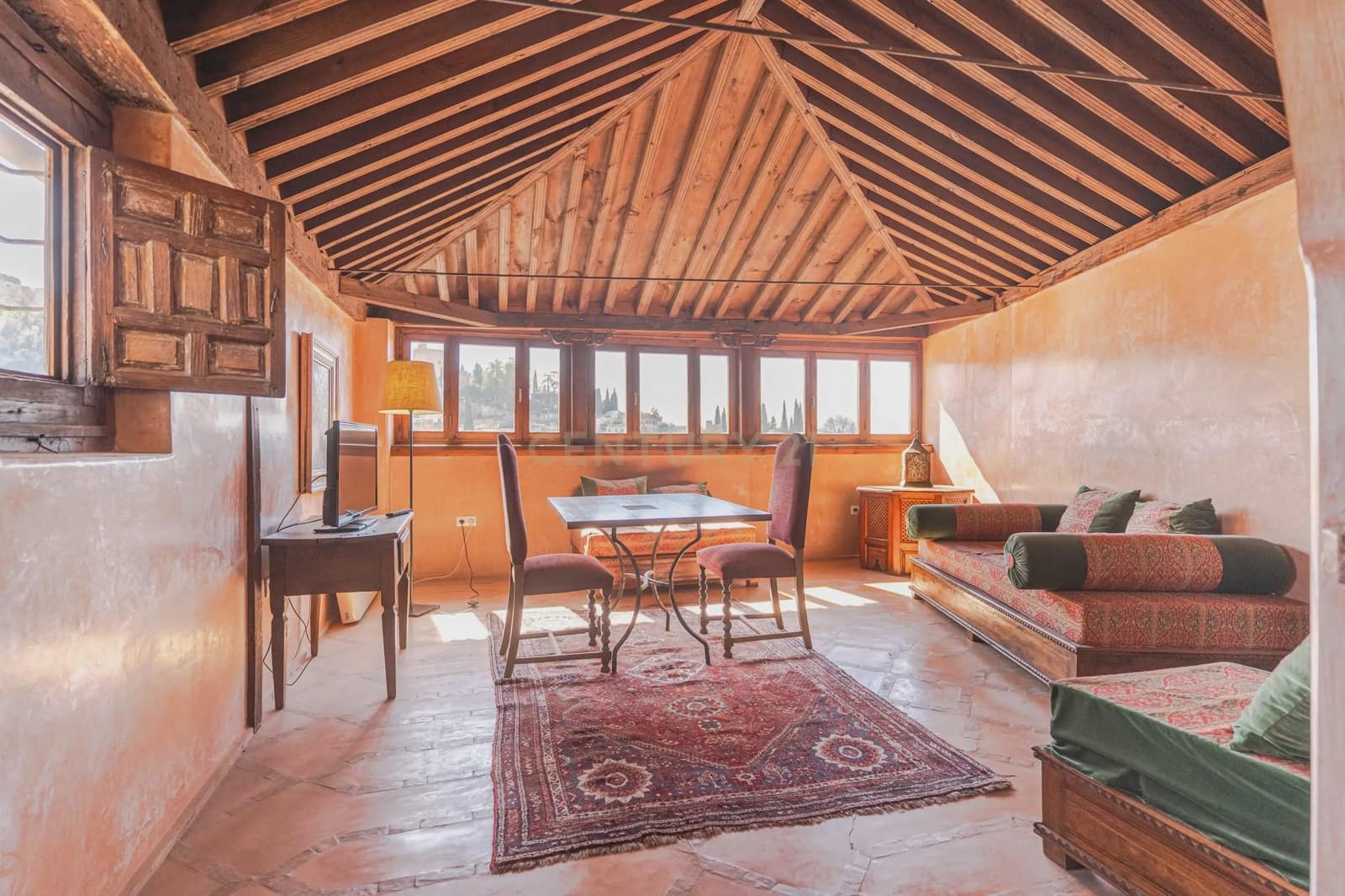 12 soveværelse Hotel til salg i Granada by - € 4.250.000 (Ref: 9714203)