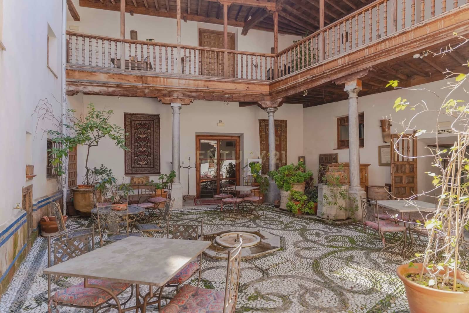 12 soveværelse Hotel til salg i Granada by - € 4.250.000 (Ref: 9714203)