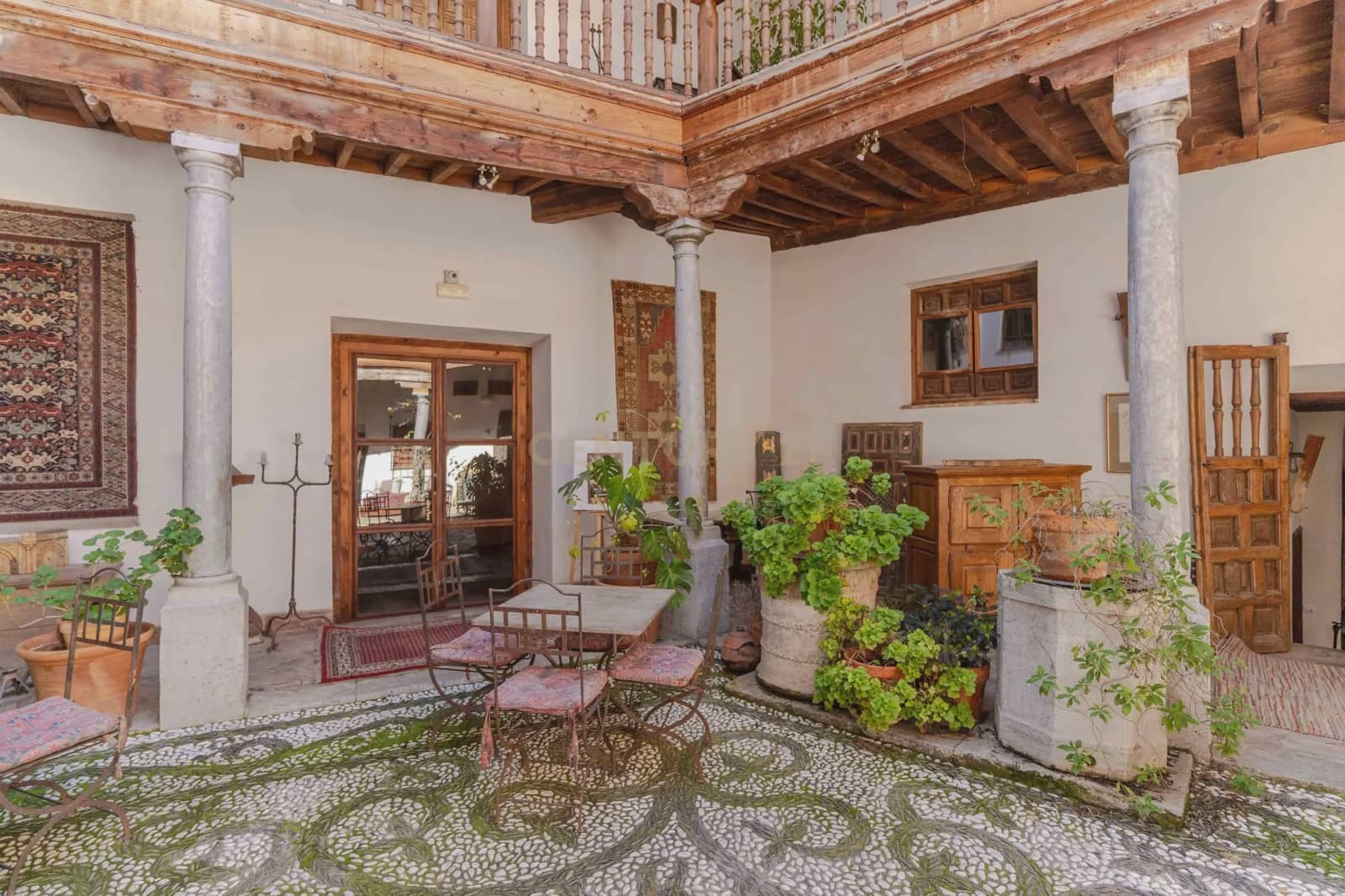 12 soveværelse Hotel til salg i Granada by - € 4.250.000 (Ref: 9714203)