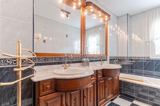 5 camera da letto Villa in vendita in Vélez de Benaudalla - 369.000 € (Rif: 9716677)