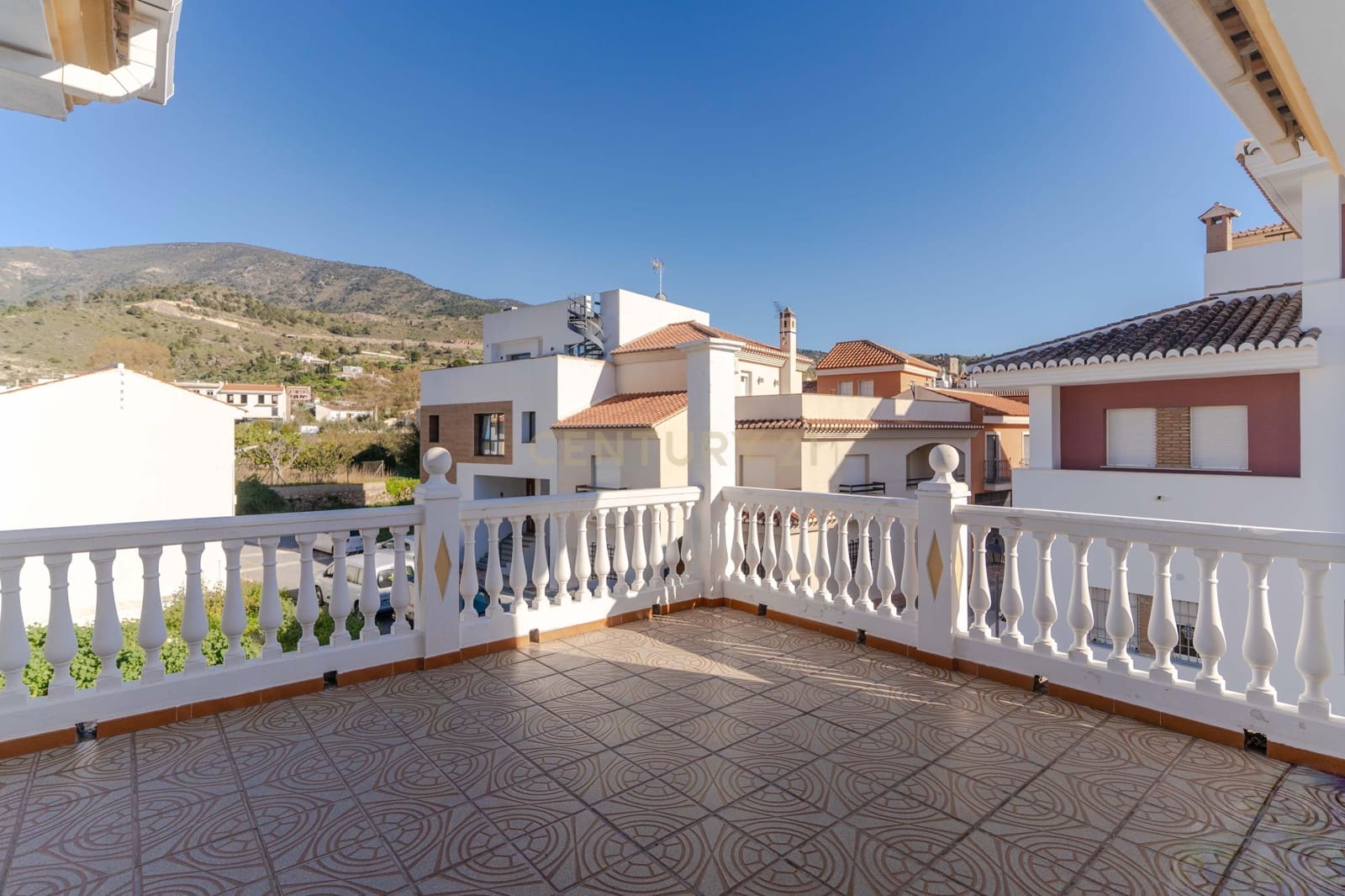 5 Zimmer Villa zu verkaufen in Velez de Benaudalla - 369.000 € (Ref: 9716677)