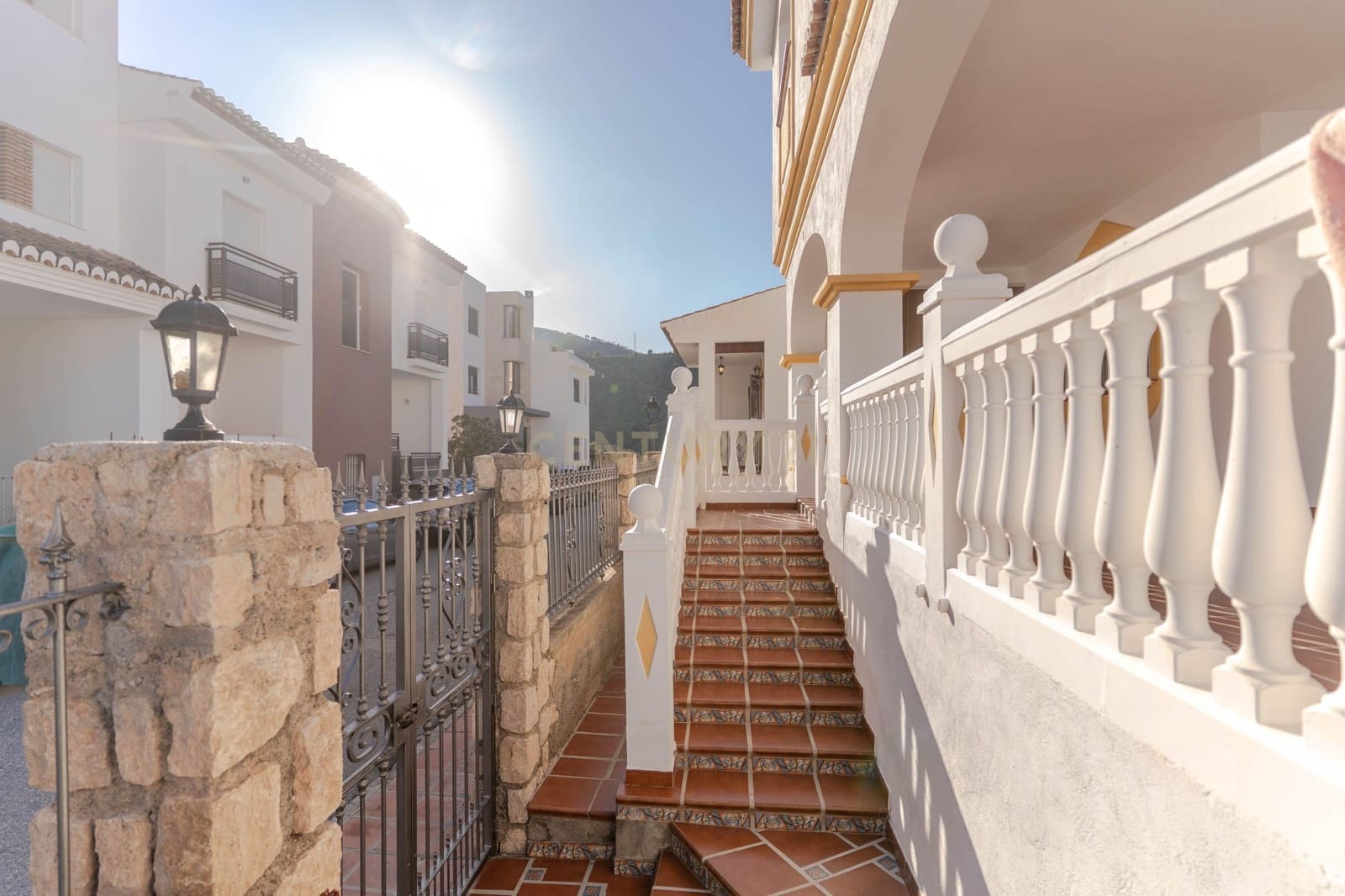 5 Zimmer Villa zu verkaufen in Velez de Benaudalla - 369.000 € (Ref: 9716677)