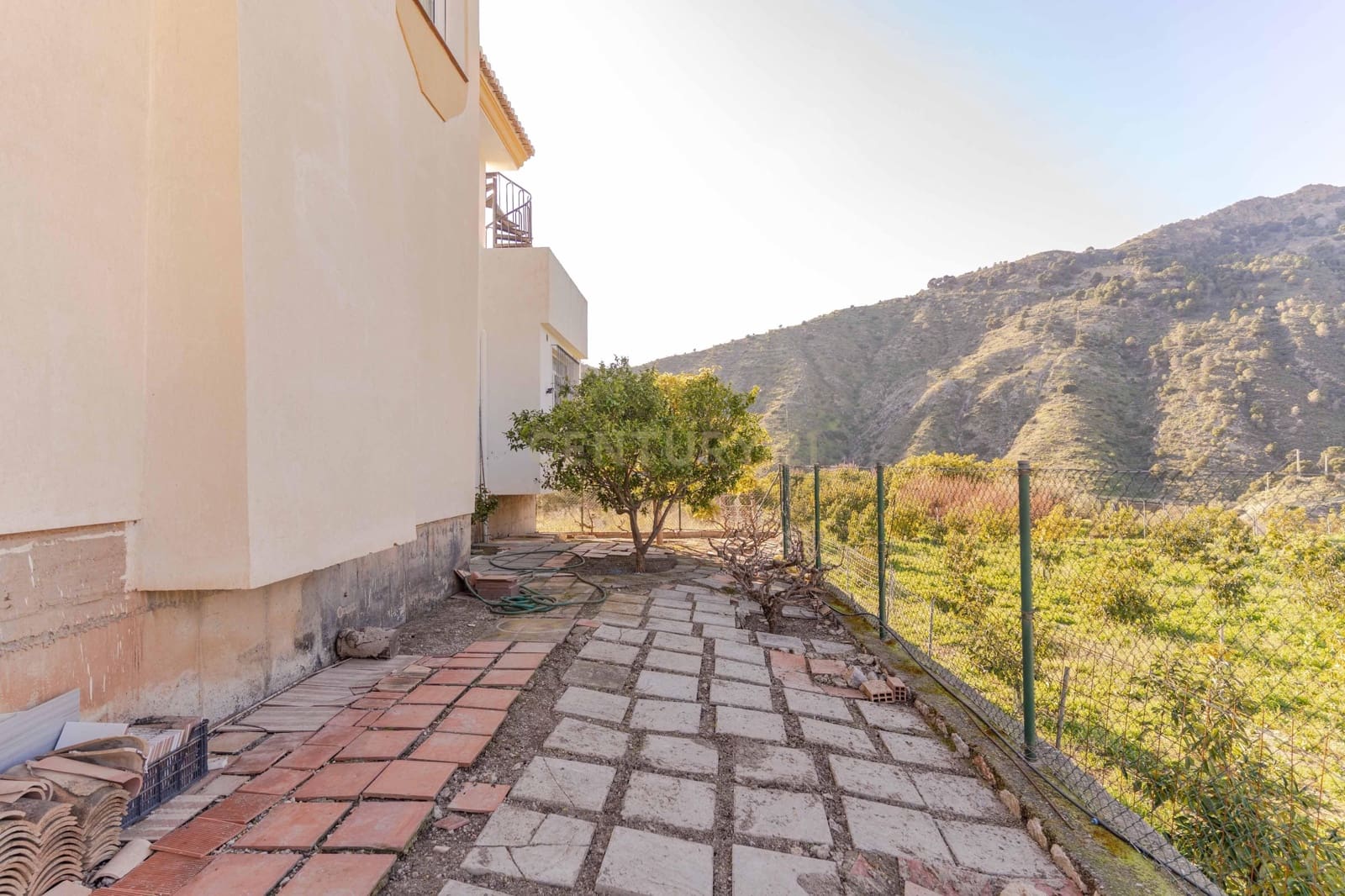 5 Zimmer Villa zu verkaufen in Velez de Benaudalla - 369.000 € (Ref: 9716677)