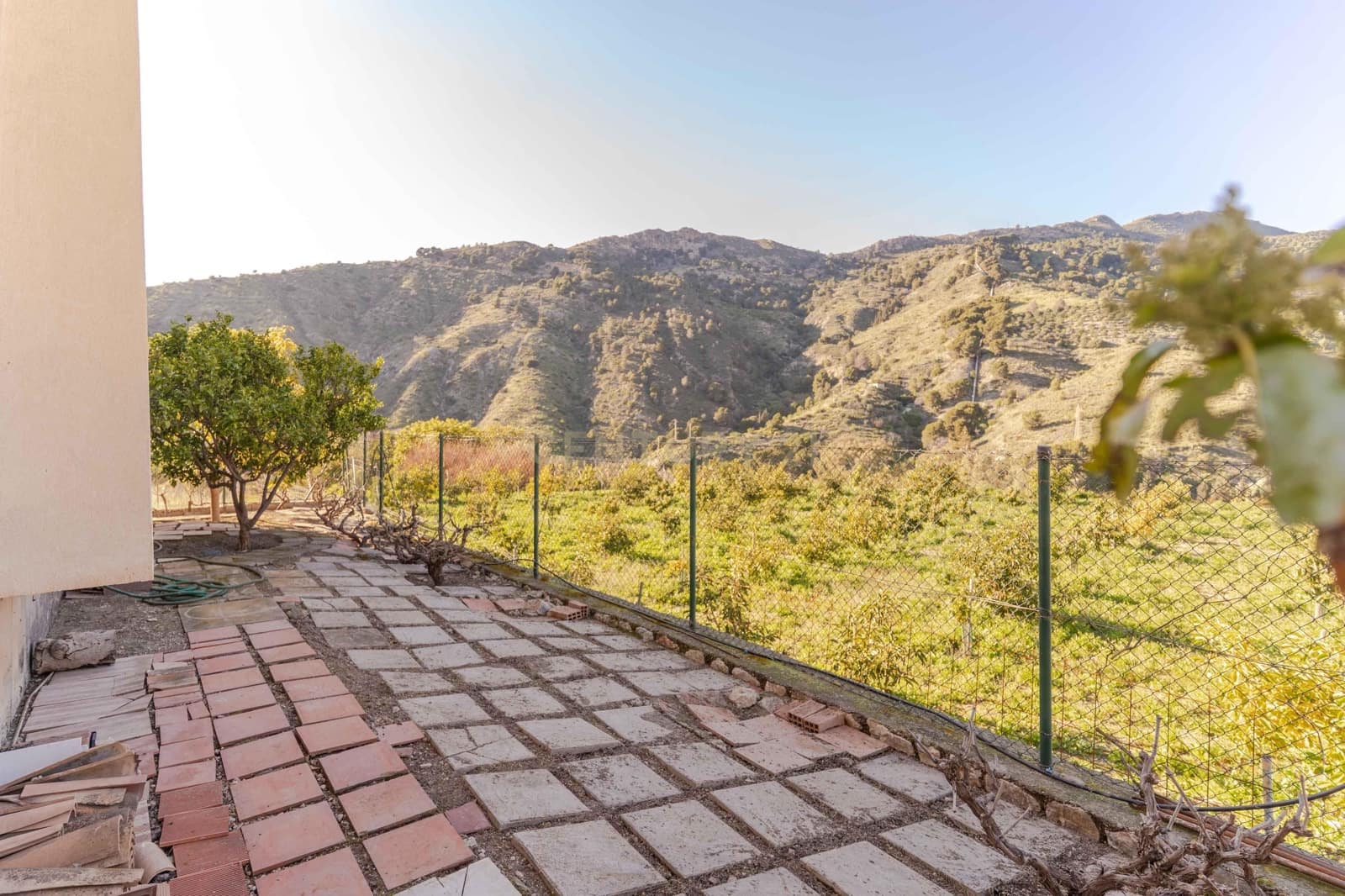 5 Zimmer Villa zu verkaufen in Velez de Benaudalla - 369.000 € (Ref: 9716677)