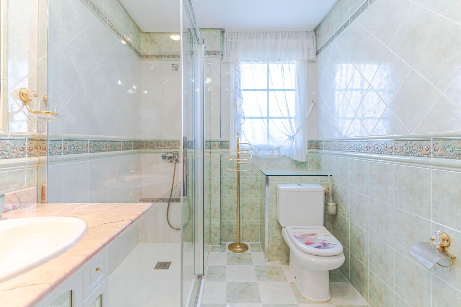 5 Zimmer Villa zu verkaufen in Velez de Benaudalla - 369.000 € (Ref: 9716677)