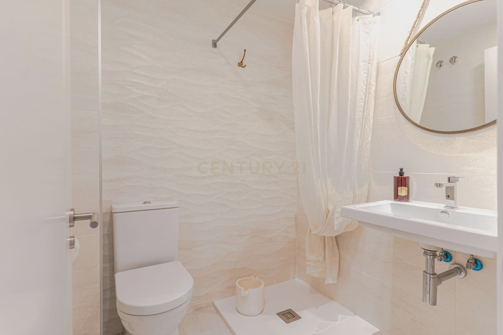 Apartamento de 2 habitaciones en Granada ciudad en venta con piscina garaje - 305.000 € (Ref: 9720471)