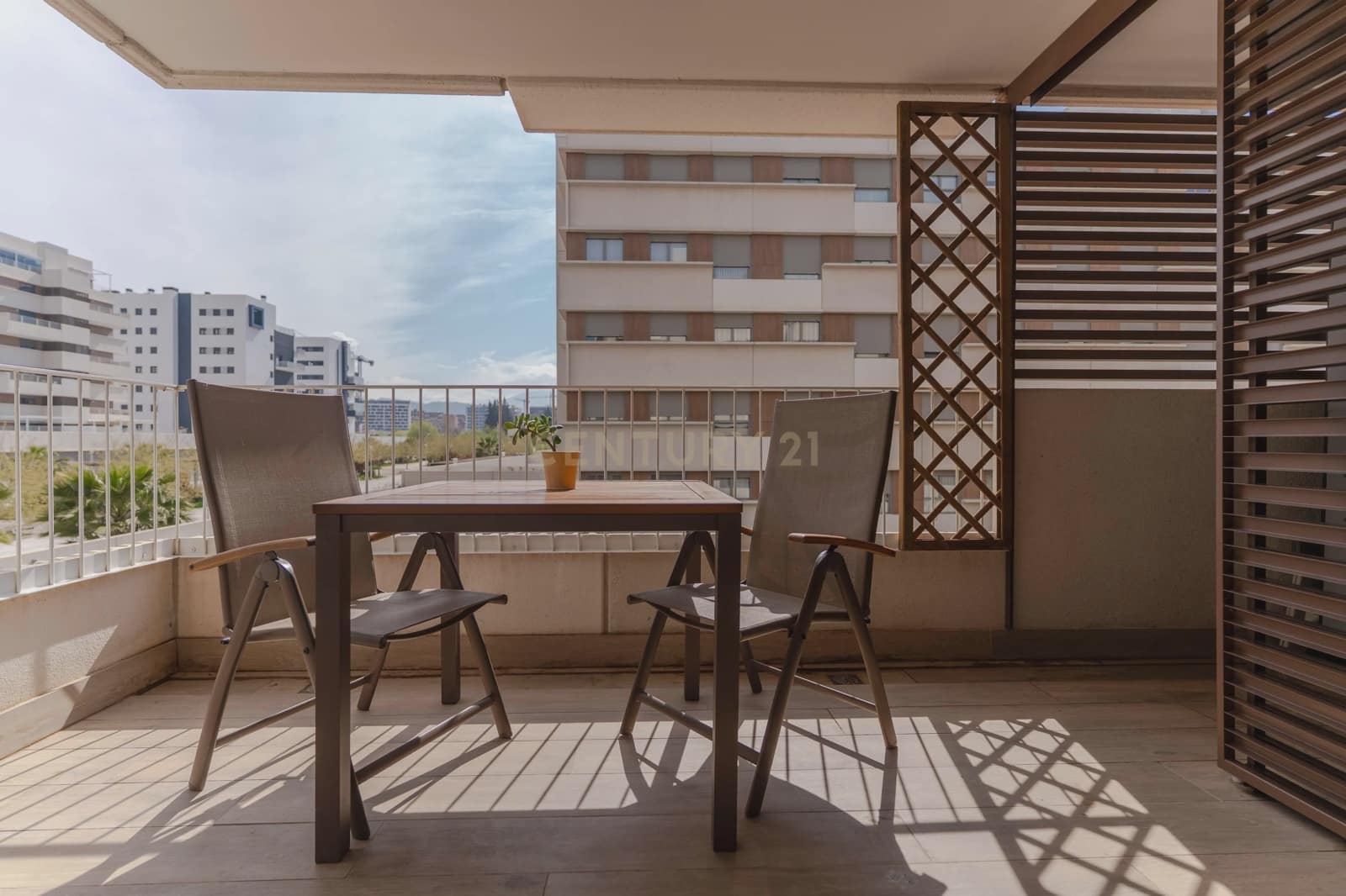 Apartamento de 2 habitaciones en Granada ciudad en venta con piscina garaje - 305.000 € (Ref: 9720471)