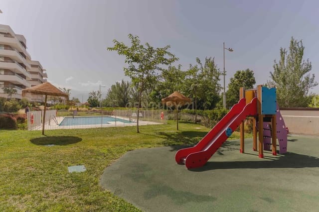 Apartamento de 2 habitaciones en Camino de Ronda - Rosaleda, Granada ciudad en venta con piscina garaje - 305.000 € (Ref: 9720471)