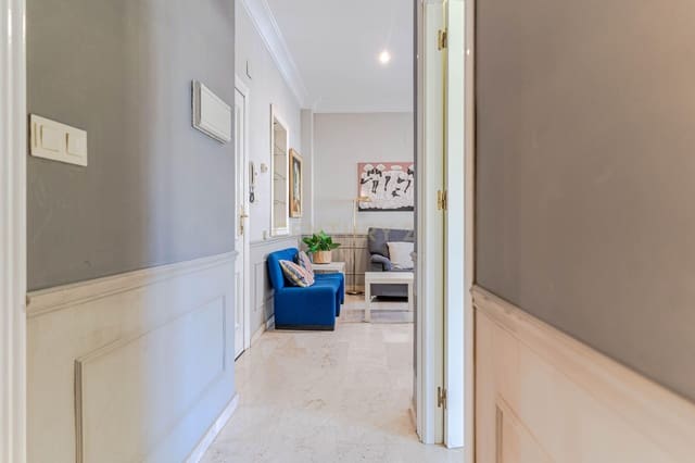 2 bedroom Flat for sale in Centro - Sagrario, Granada city - € 229,000 (Ref: 9720854)