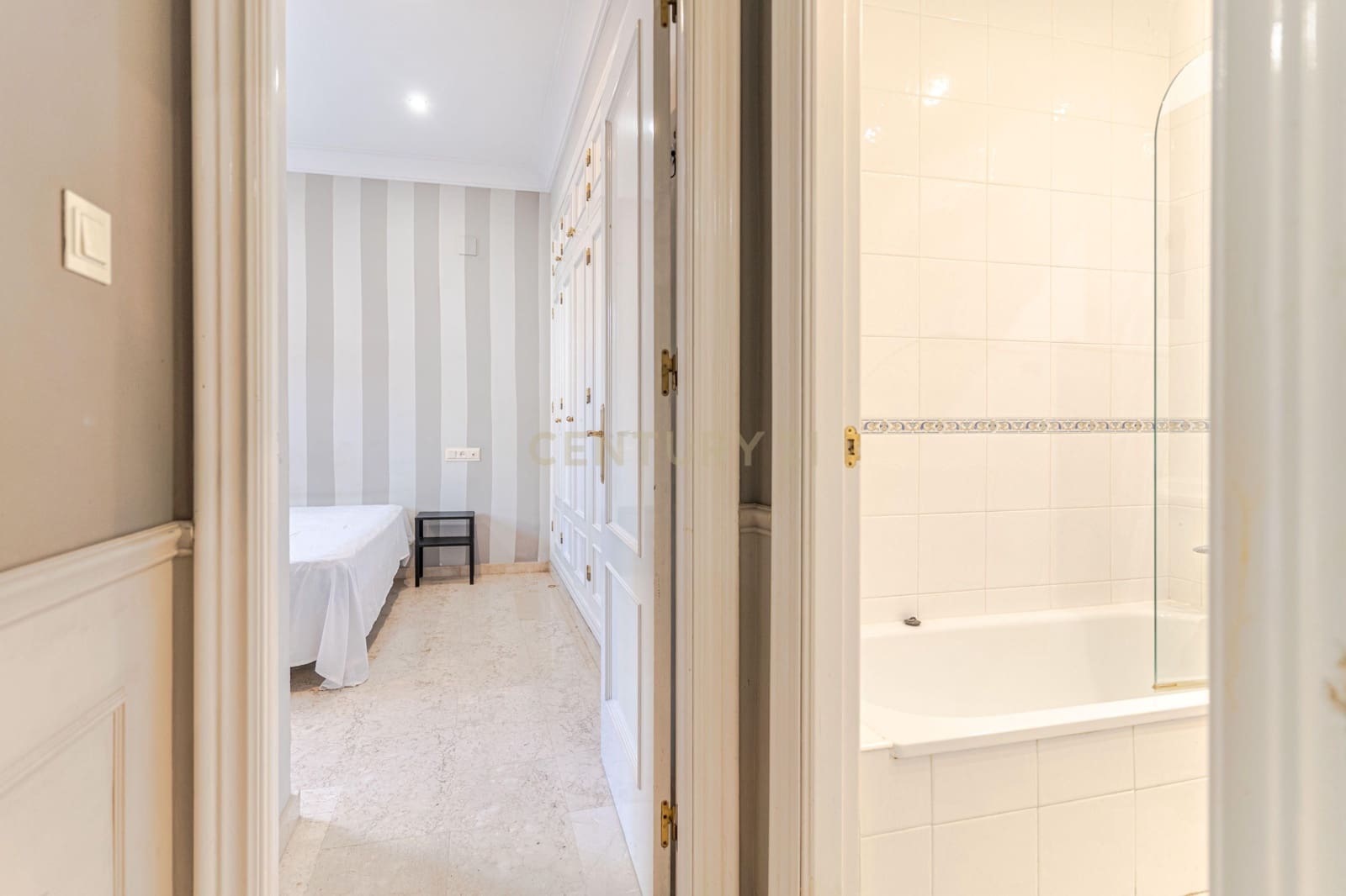 2 bedroom Flat for sale in Granada city - € 229,000 (Ref: 9720854)