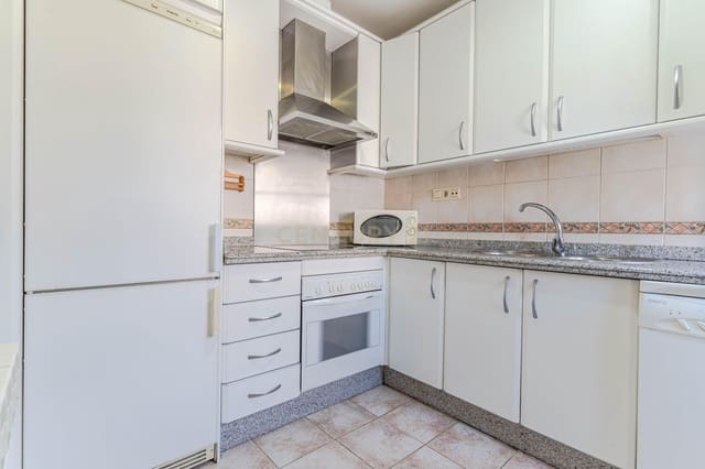 2 bedroom Flat for sale in Centro - Sagrario, Granada city - € 229,000 (Ref: 9720854)