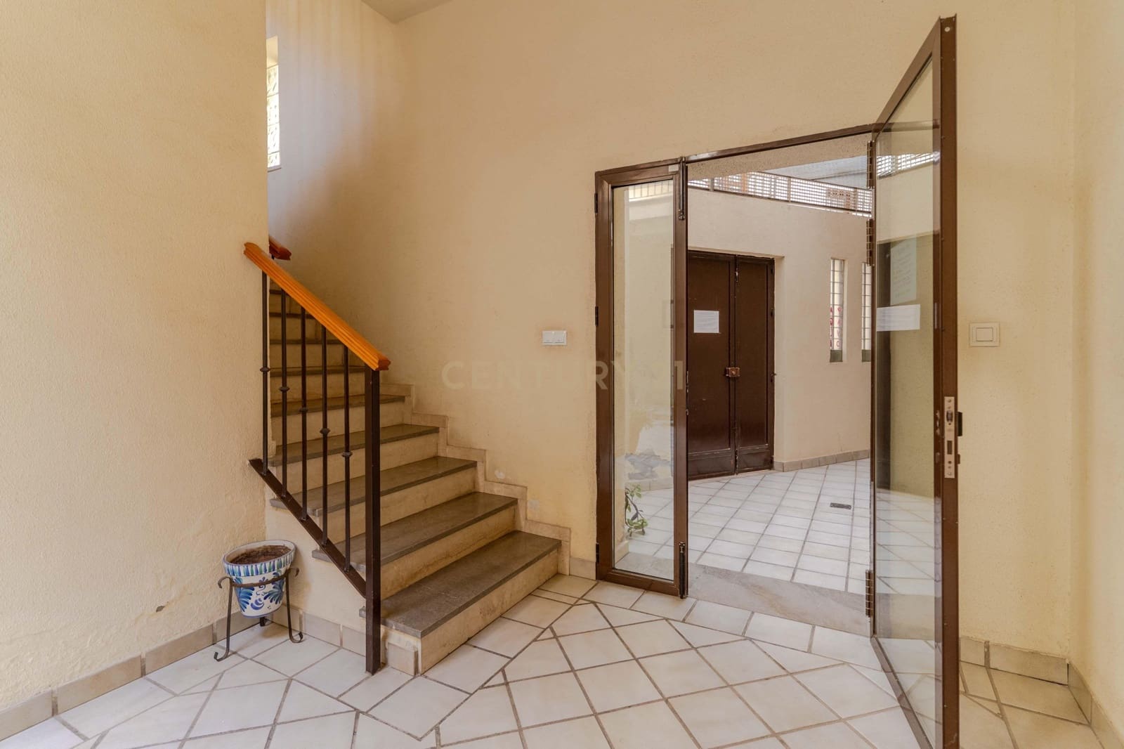 2 bedroom Flat for sale in Granada city - € 229,000 (Ref: 9720854)