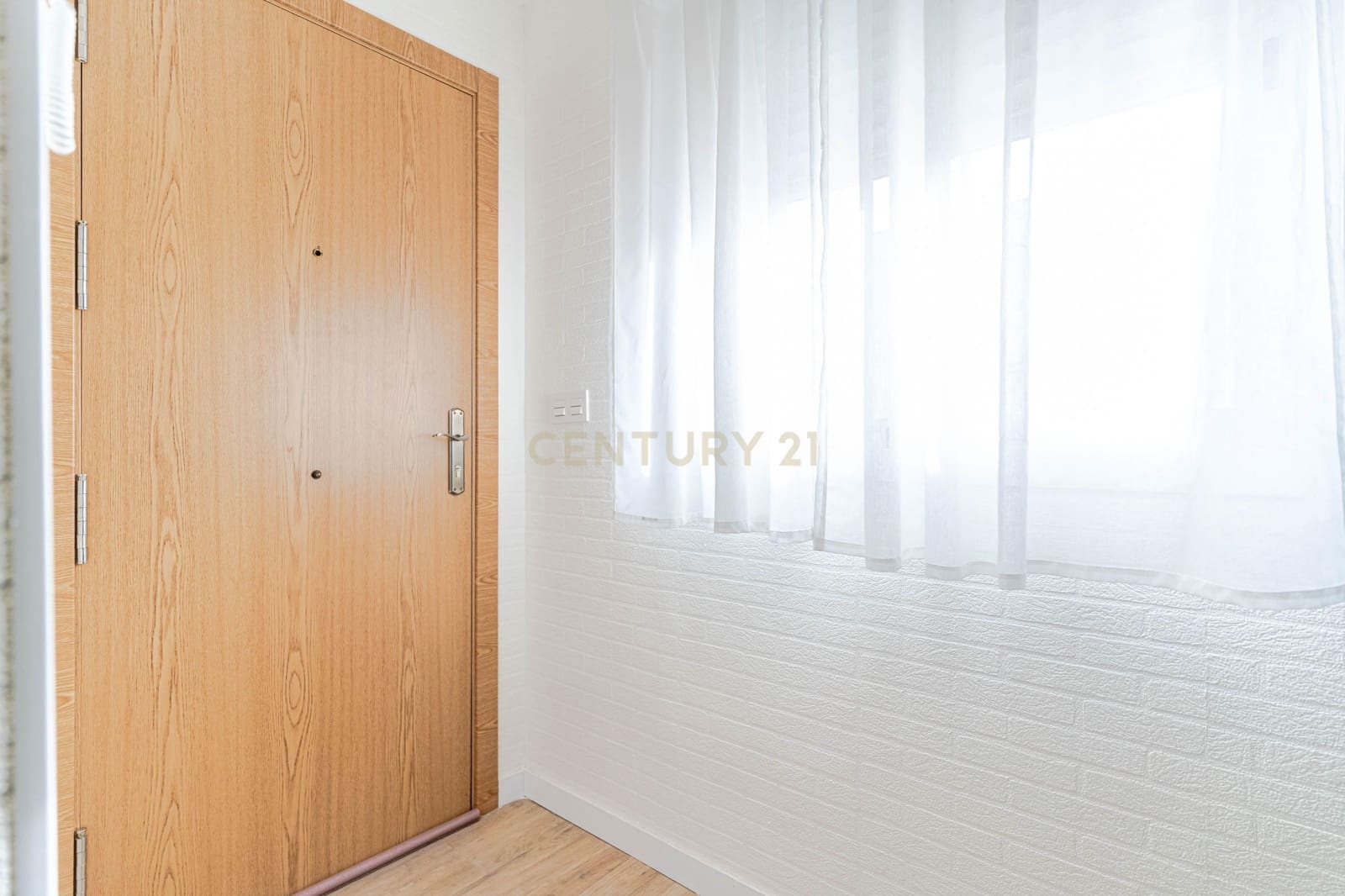 2 bedroom Apartment for sale in Pinos Puente with garage - € 84,000 (Ref: 9720963)