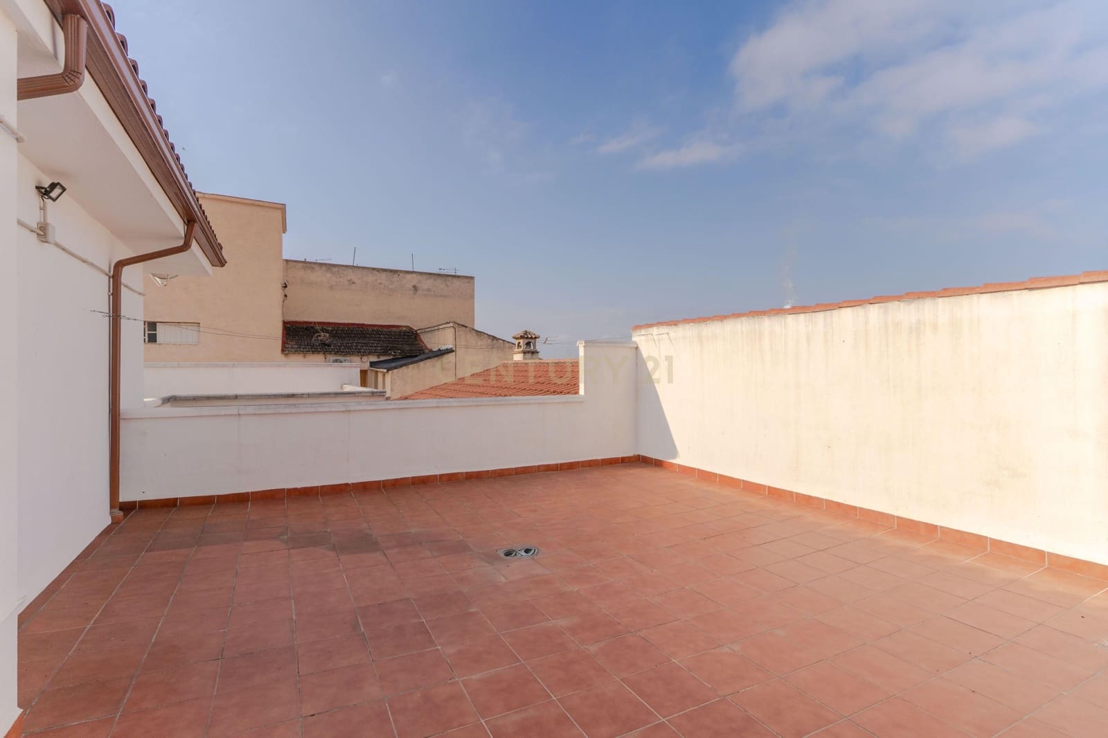 2 bedroom Apartment for sale in Pinos Puente with garage - € 84,000 (Ref: 9720963)