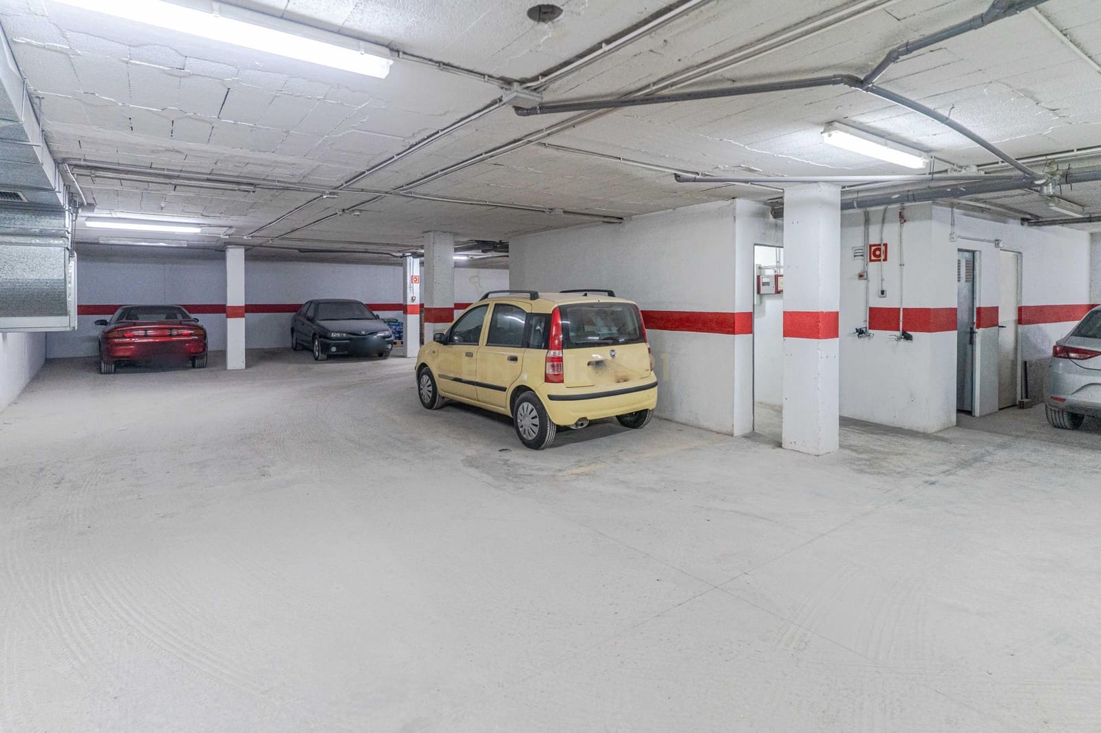 2 bedroom Apartment for sale in Pinos Puente with garage - € 84,000 (Ref: 9720963)