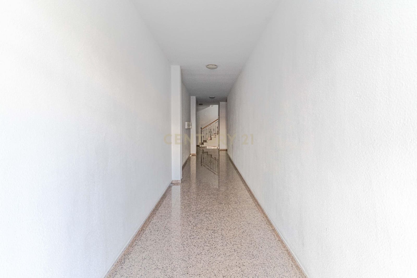 2 bedroom Apartment for sale in Pinos Puente with garage - € 84,000 (Ref: 9720963)