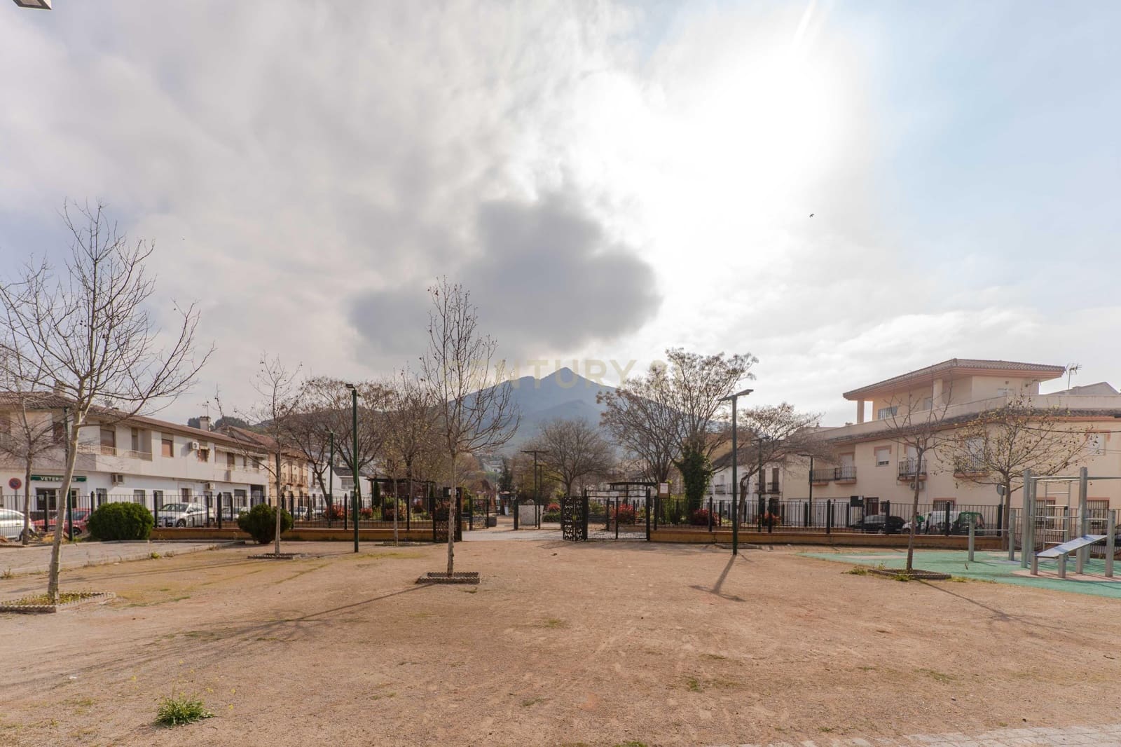 2 bedroom Apartment for sale in Pinos Puente with garage - € 84,000 (Ref: 9720963)