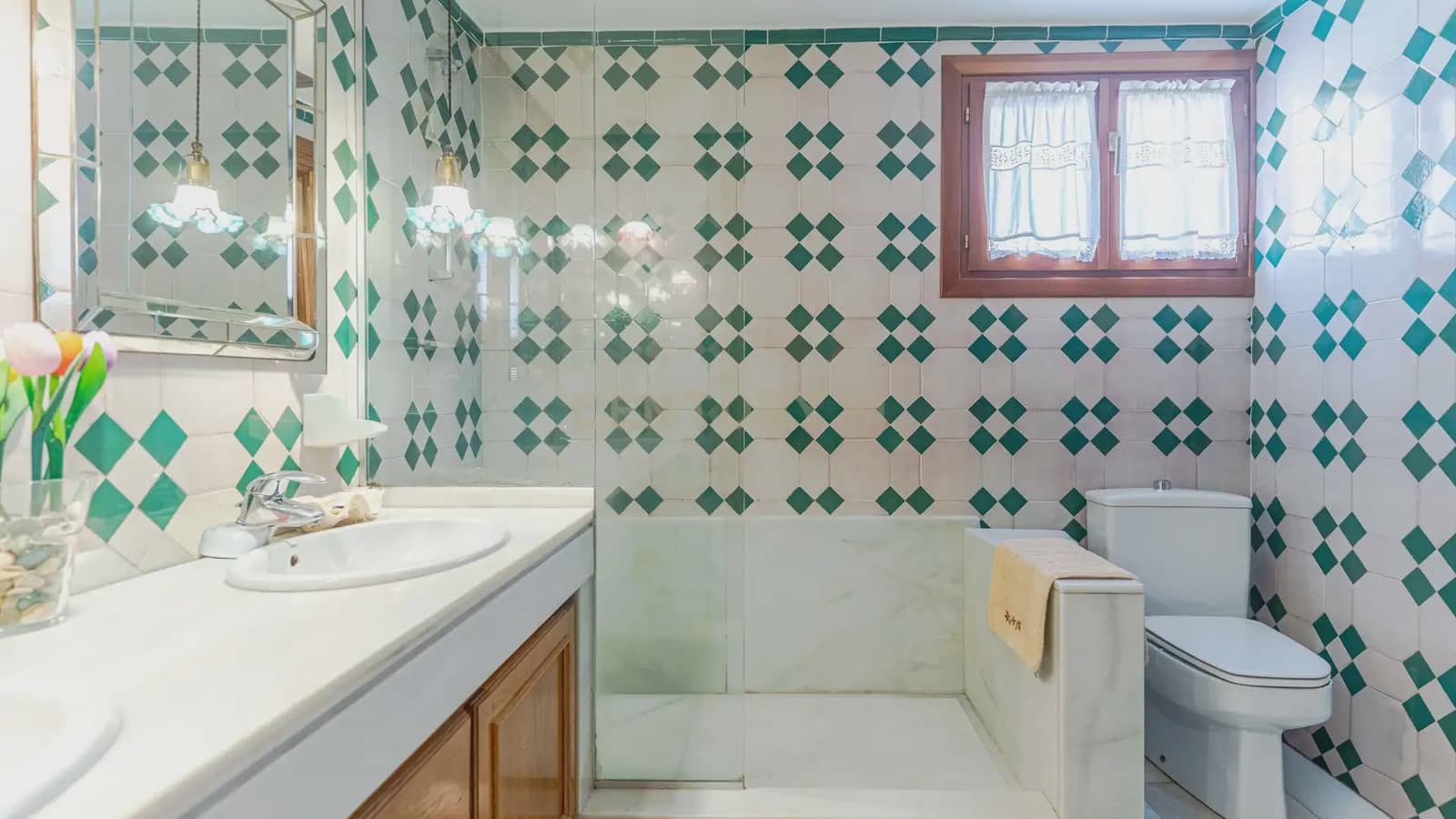 4 bedroom Apartment for sale in Granada city with pool - € 1,680,000 (Ref: 9722677)