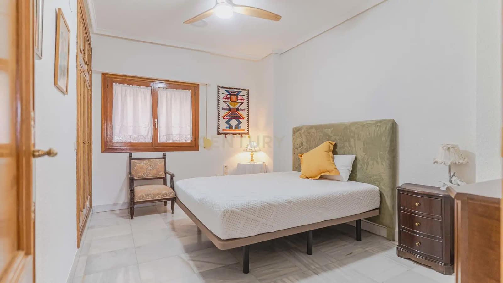 4 bedroom Apartment for sale in Granada city with pool - € 1,680,000 (Ref: 9722677)