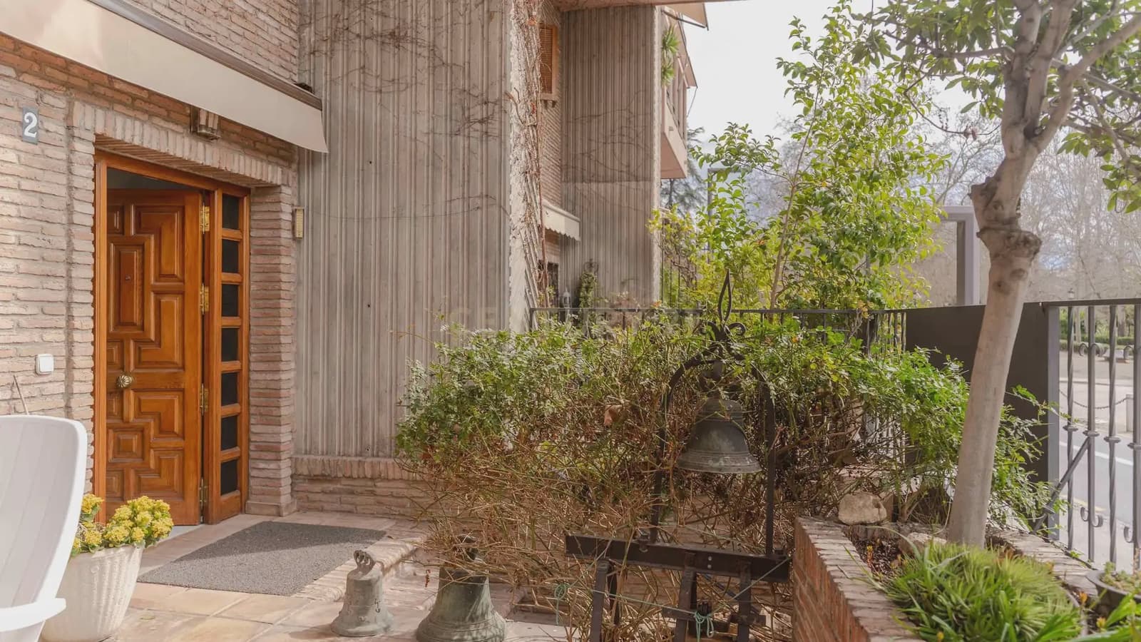 4 bedroom Apartment for sale in Granada city with pool - € 1,680,000 (Ref: 9722677)