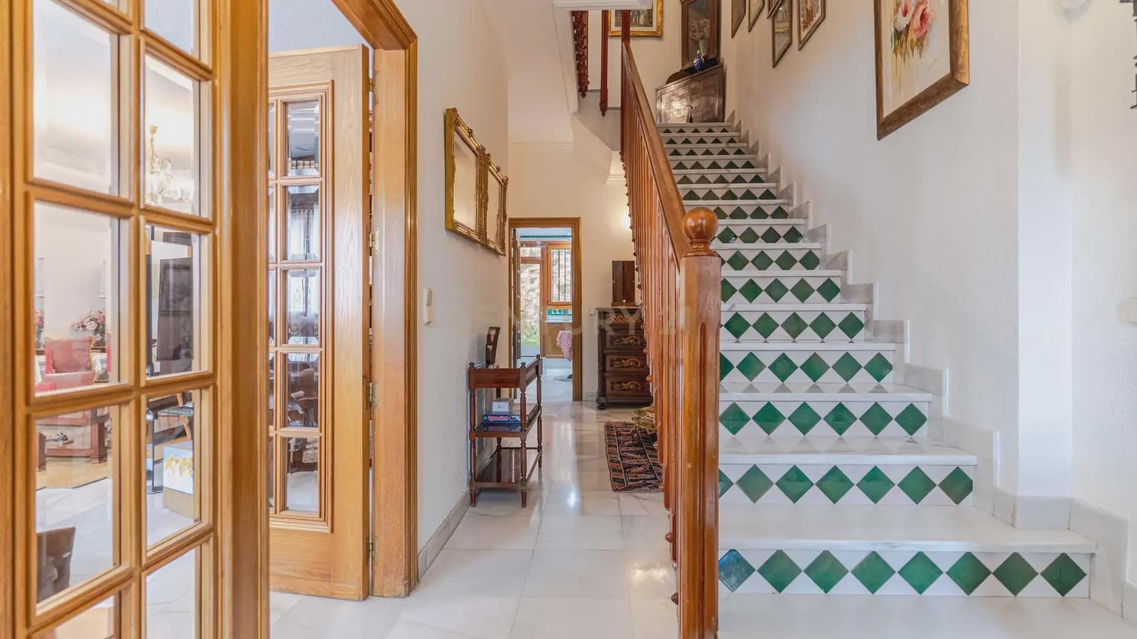 4 bedroom Apartment for sale in Granada city with pool - € 1,680,000 (Ref: 9722677)