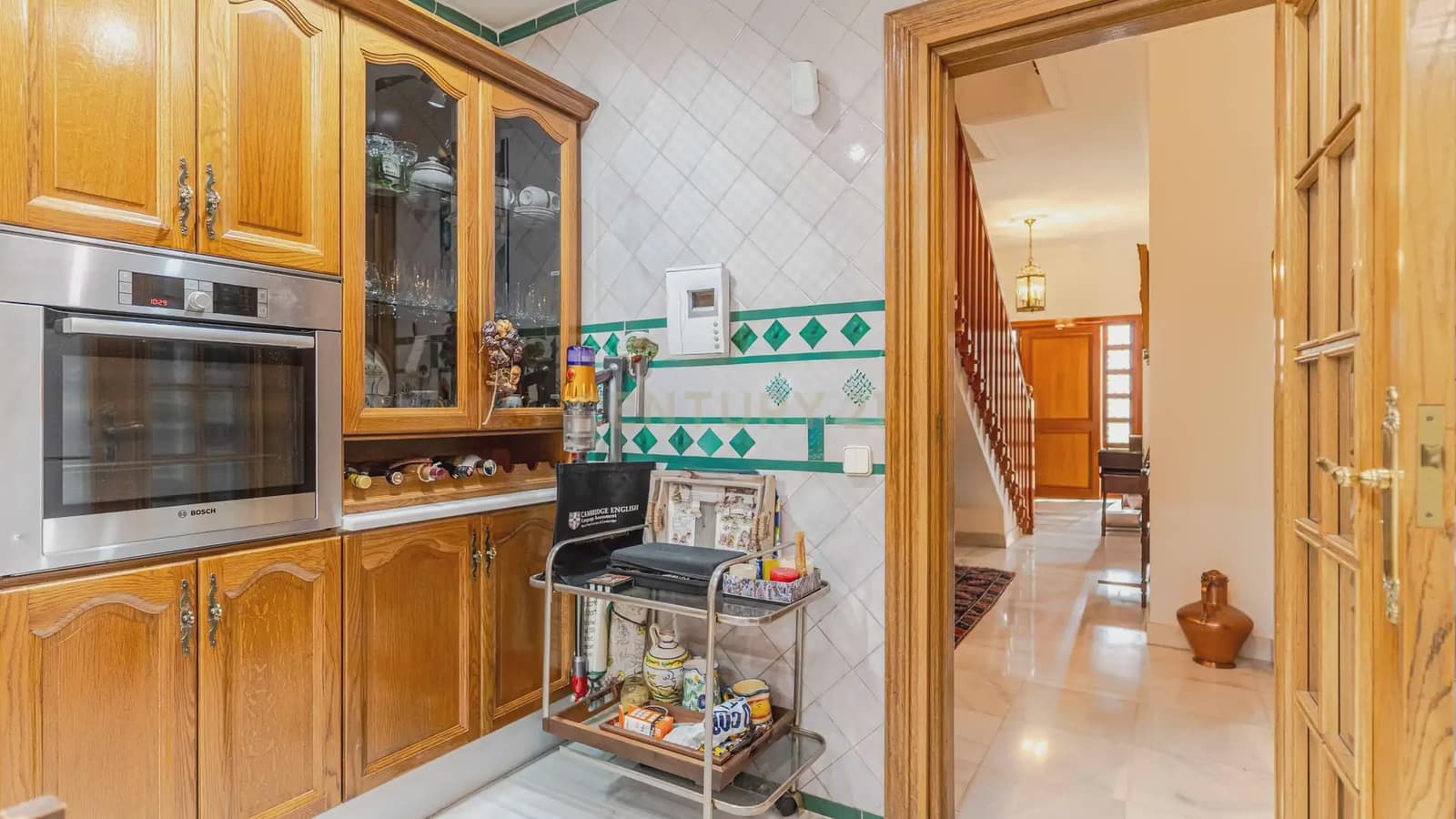 4 bedroom Apartment for sale in Granada city with pool - € 1,680,000 (Ref: 9722677)