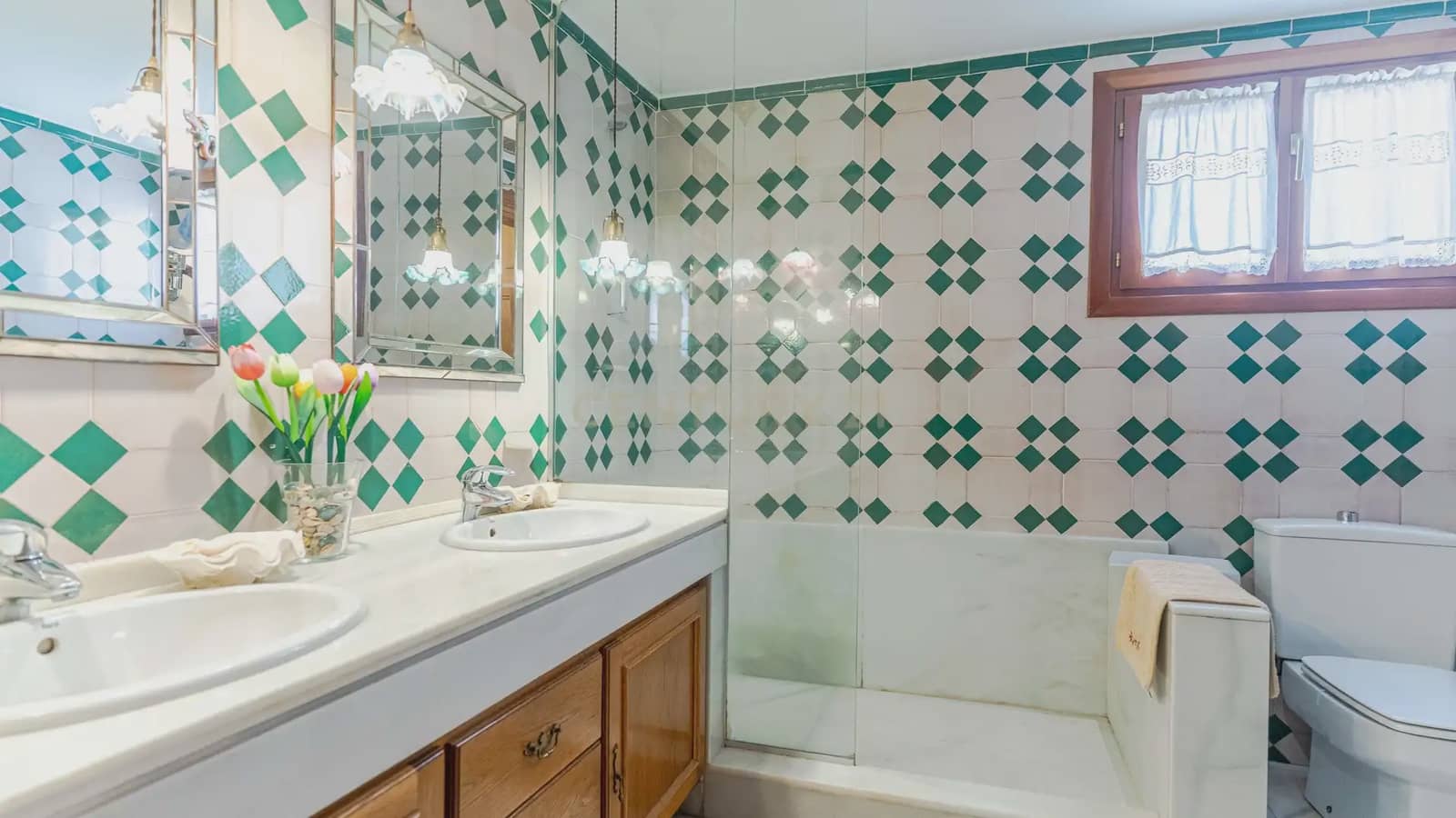 4 bedroom Apartment for sale in Granada city with pool - € 1,680,000 (Ref: 9722677)